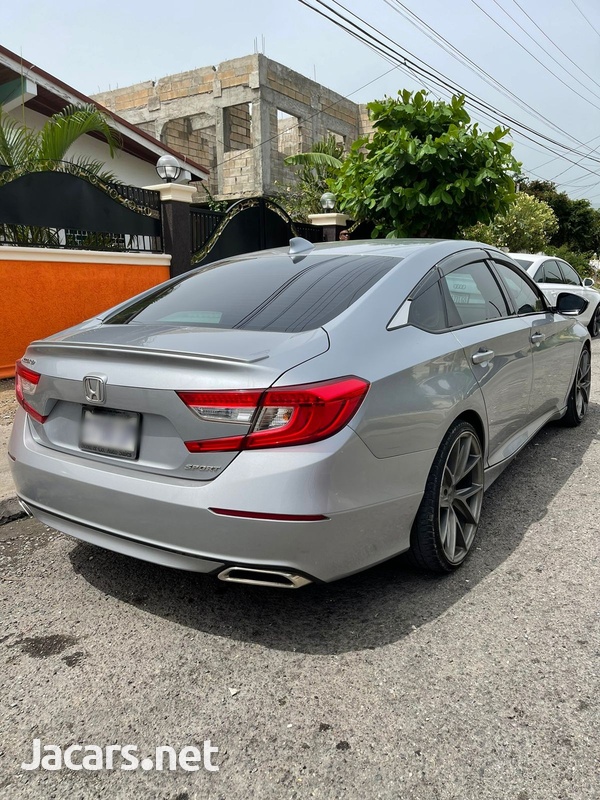 Honda Accord 2,0L 2018-4