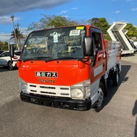 2007 Isuzu Flatbed Truck with tail gate lift 2007 Isuzu Flatbed Truck with tail gate lift