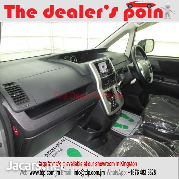 Toyota Noah 2,0L 2012-14