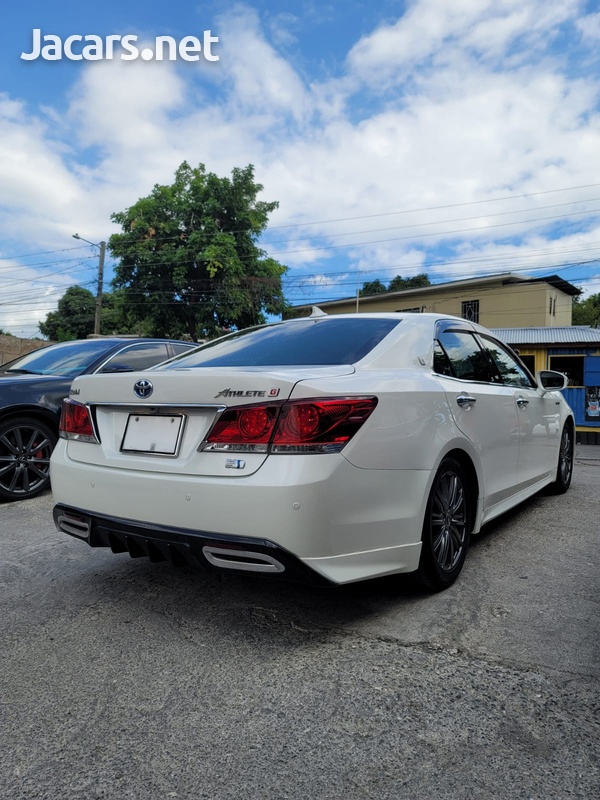 Toyota Crown 3,0L 2014-3