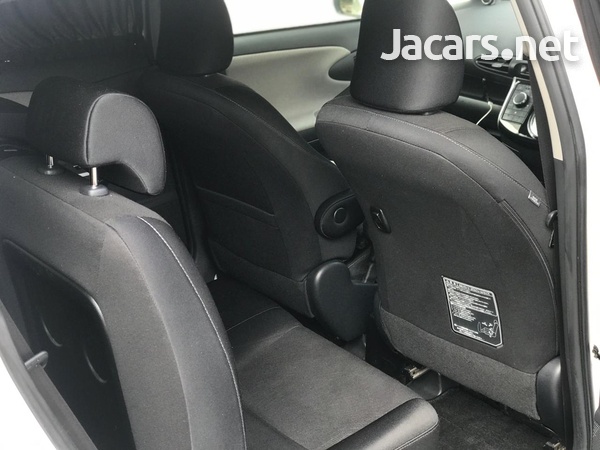 Toyota Wish 1,8L 2012-5