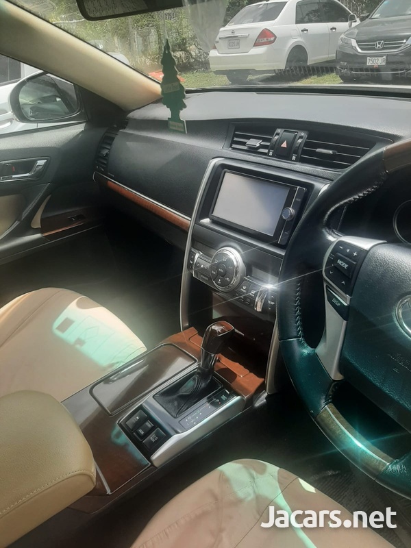 Toyota Mark X 2,5L 2014-9