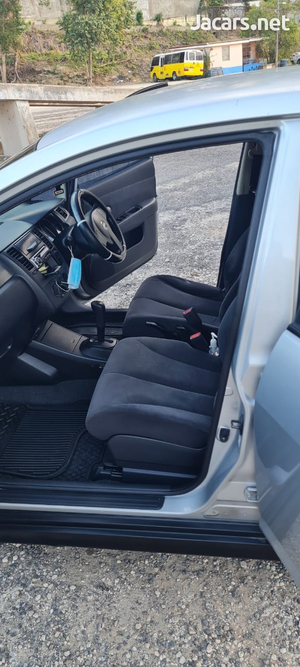 Nissan Tiida 1,5L 2011-6
