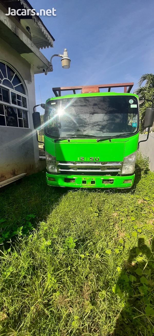 2011 Isuzu Truck-6