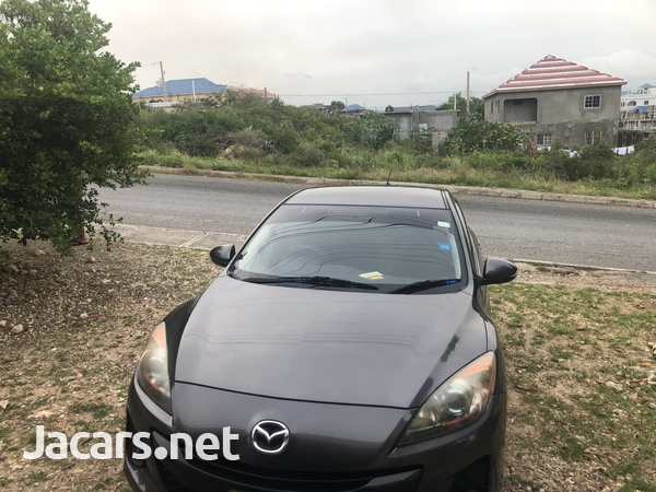 Mazda Axela 2,0L 2013-4