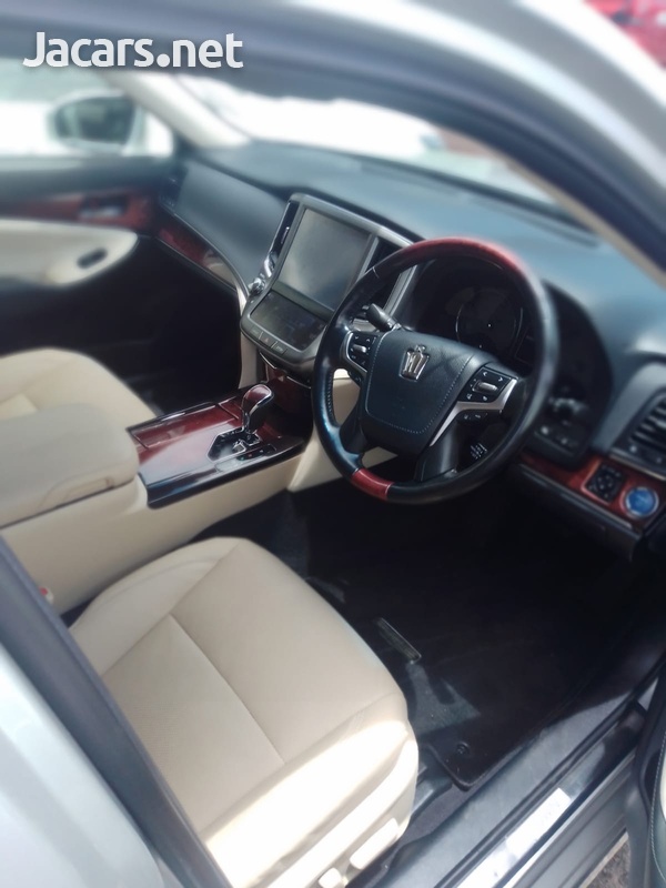 Toyota Crown 3,5L 2017-3