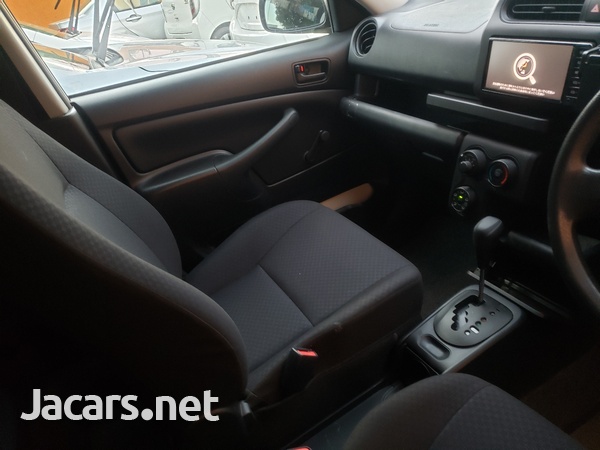 Toyota Probox 1,3L 2017-13