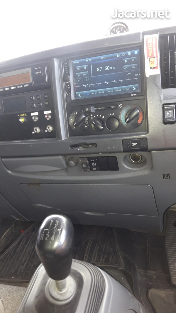 2012 Isuzu Forward-4
