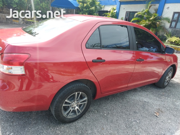 Toyota Yaris 1,3L 2012-3