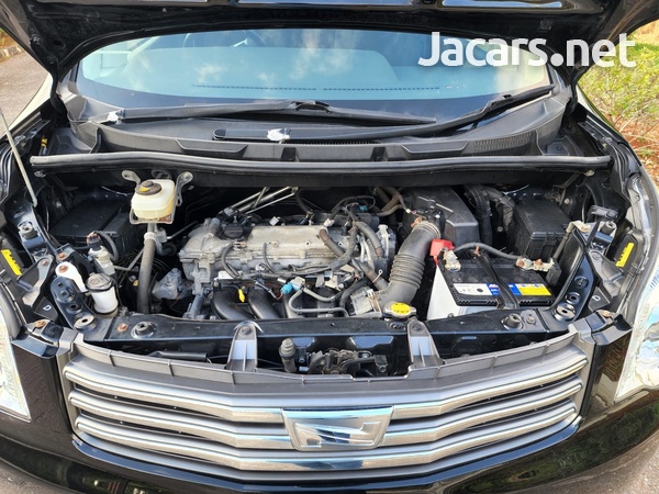 Toyota Noah 1,9L 2013-7