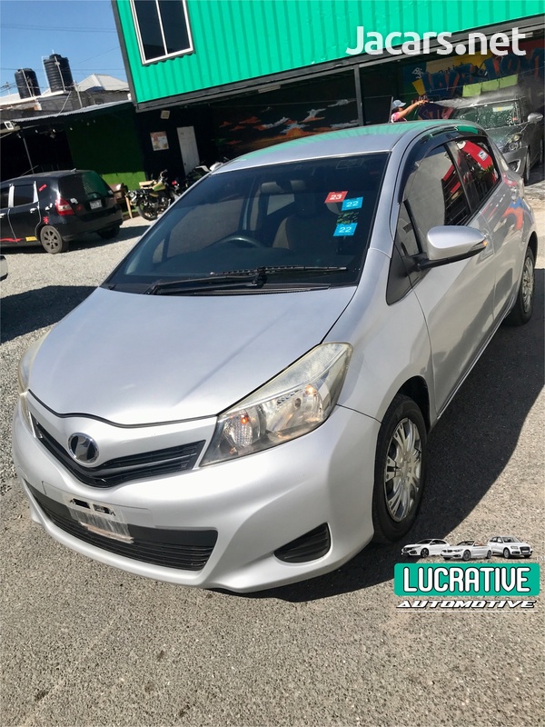 Toyota Vitz 1,3L 2012-1