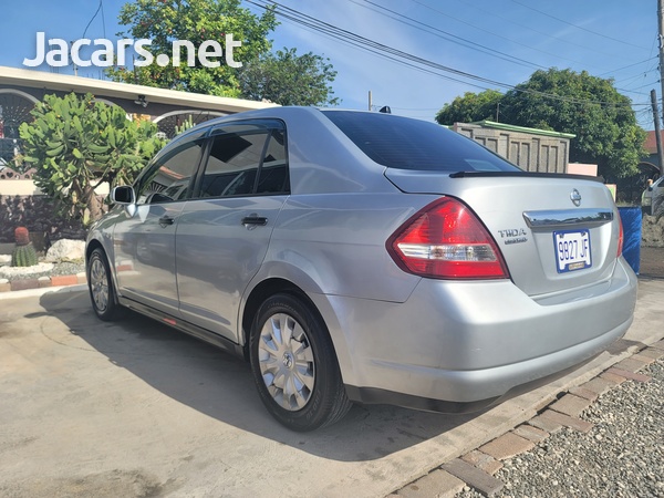 Nissan Tiida 1,5L 2010-1