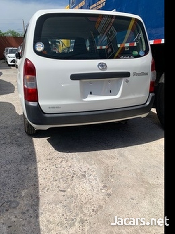 Toyota Probox 1,5L 2016-3