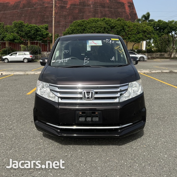 Honda Stepwgn 2,0L 2013-2