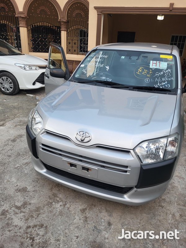 Toyota Probox 1,5L 2017-4
