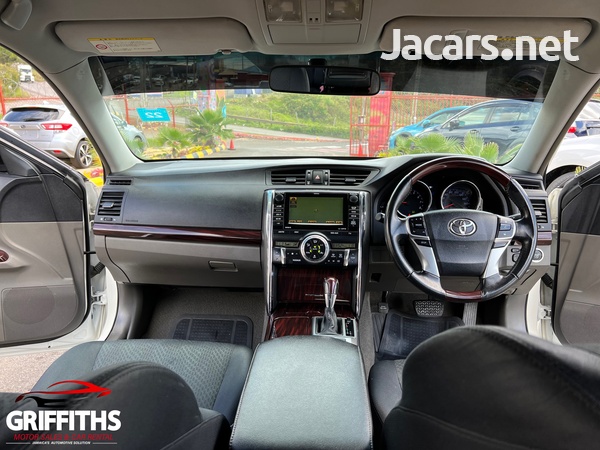 Toyota Mark X 2,5L 2012-4