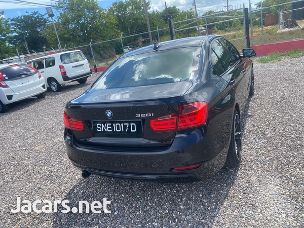 BMW 3-Series 2,0L 2013-3