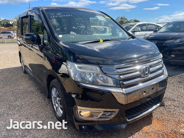 Honda Stepwgn Spada 2,0L 2013-3