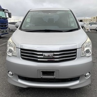 Toyota Voxy 2,0L 2013 Toyota Voxy 2,0L 2013