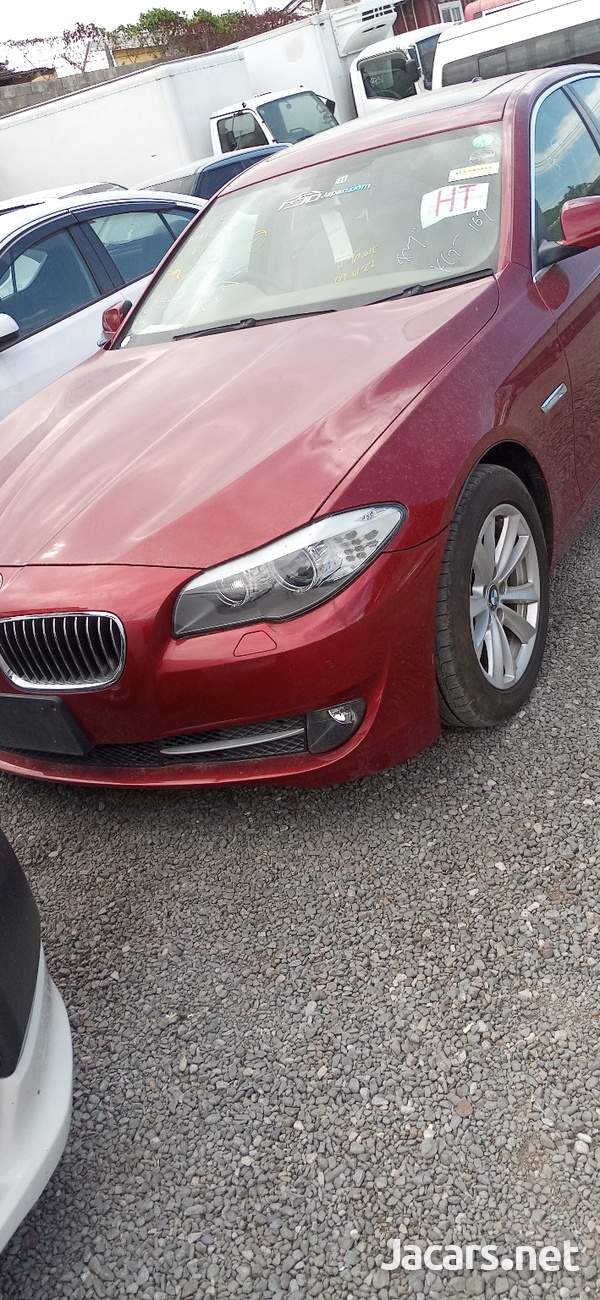 BMW 5-Series 2,5L 2012-1