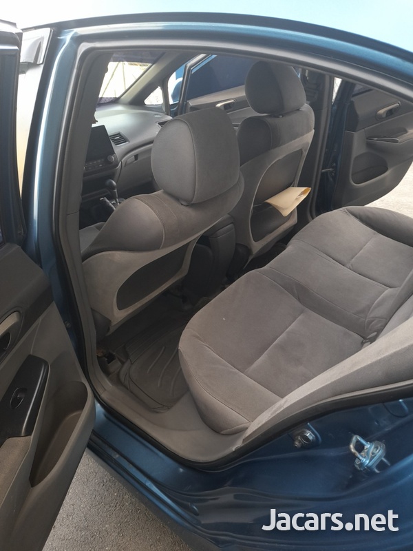 Honda Civic 1,8L 2007-5