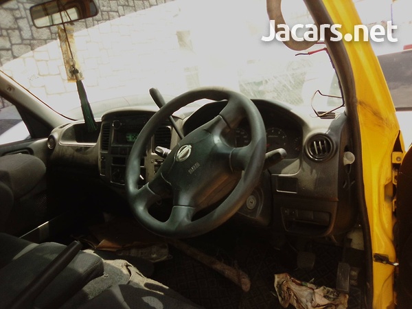Nissan Caravan 2,0L 2012-2