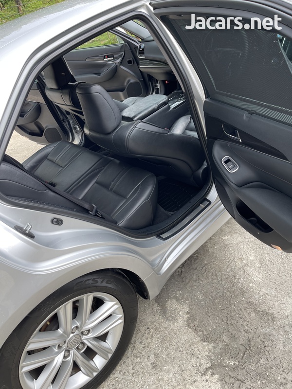 Toyota Crown 2,5L 2013-7
