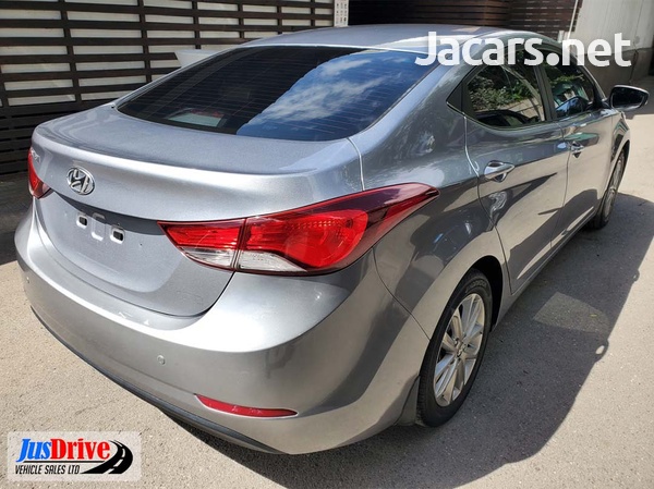Hyundai Elantra 2,0L 2014-6