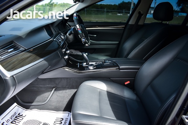 BMW 5-Series 2,4L 2016-7