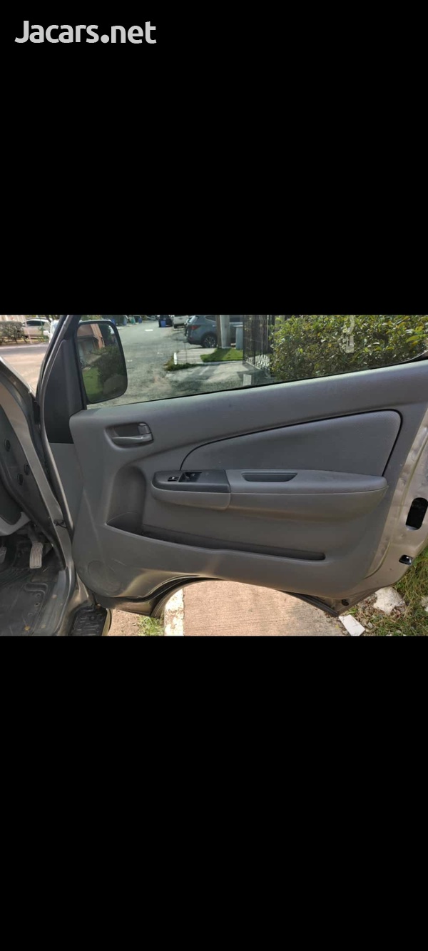 2013 Nissan Caravan-2