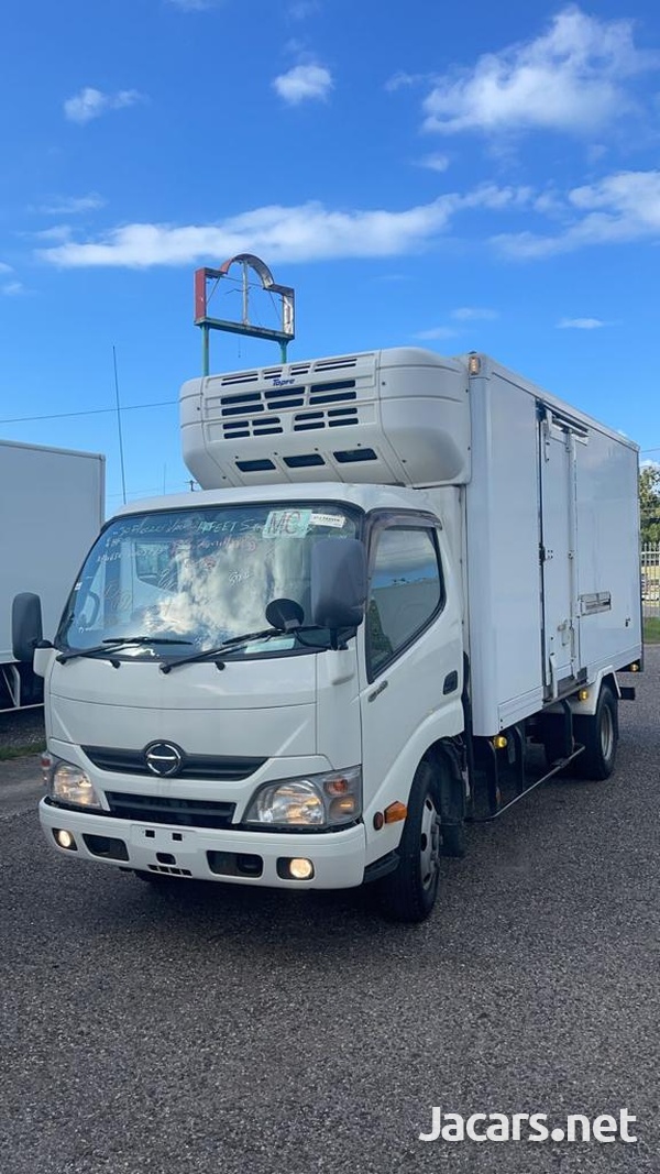 2013 Hino Dutro-1