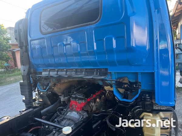 Isuzu wide cab 7tonn Elf tipper-11