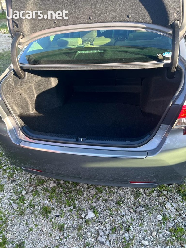Toyota Mark X 3,5L 2013-5