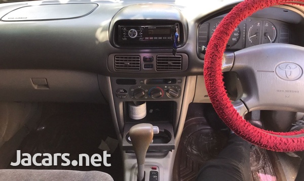 Toyota Corolla 1,5L 2000-5