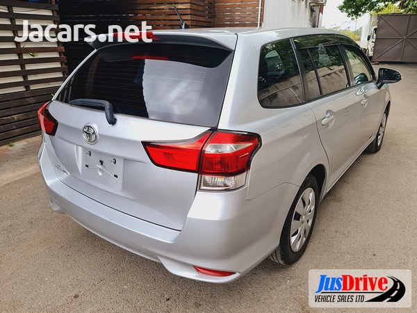 Toyota Fielder 1,5L 2015-6