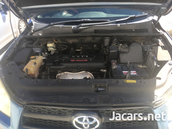 Toyota RAV4 2,4L 2011-6