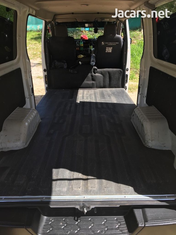 Nissan NV 3500 2,5L 2015-4