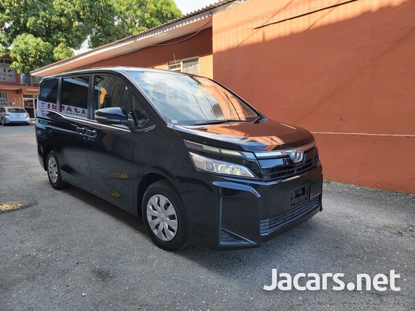 Toyota Voxy 2,0L 2018-2
