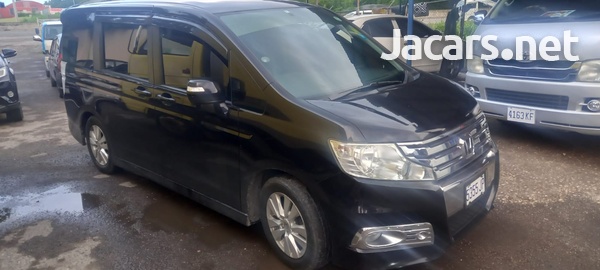 Honda Stepwgn Spada 2,0L 2010-6