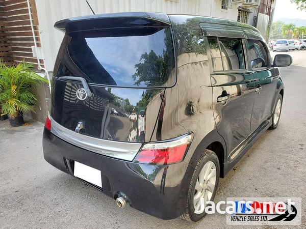 Toyota bB 1,5L 2010-6