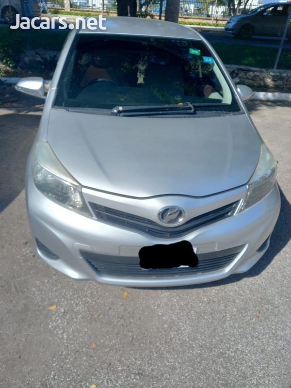 Toyota Vitz 1,3L 2013-5