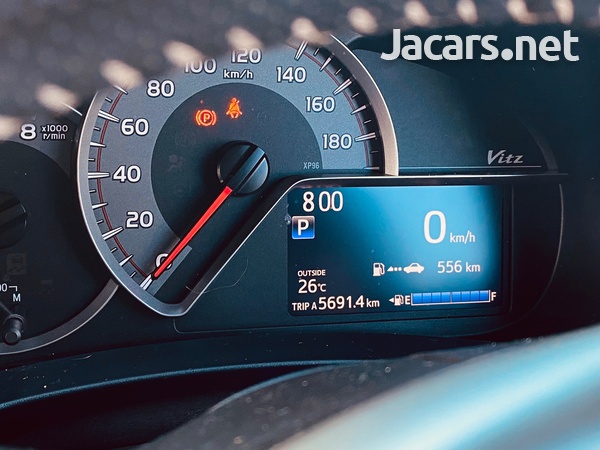 Toyota Vitz 1,5L 2014-5