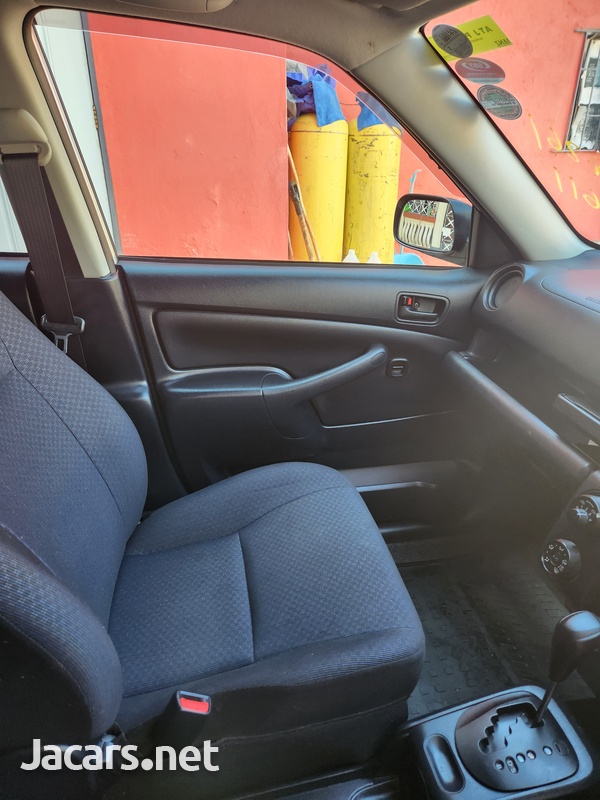 Toyota Probox 1,5L 2016-1