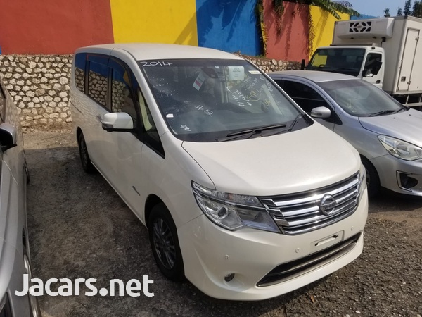 Nissan Serena 2,0L 2014-1