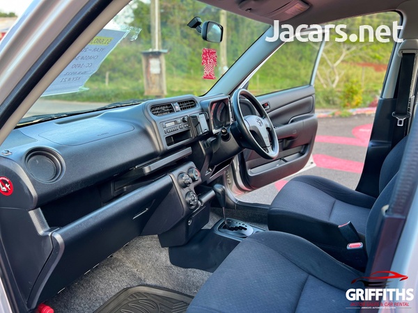 Toyota Probox 1,5L 2016-6