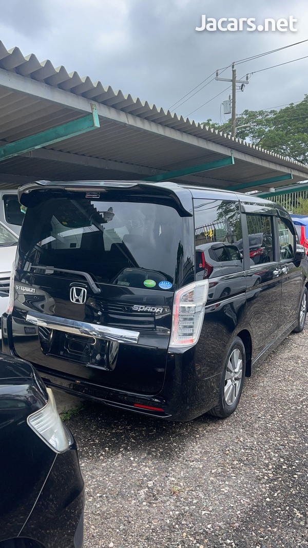 Honda Stepwgn Spada 2,0L 2013-2