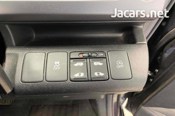 Honda Stepwgn Spada 2,0L 2013-12
