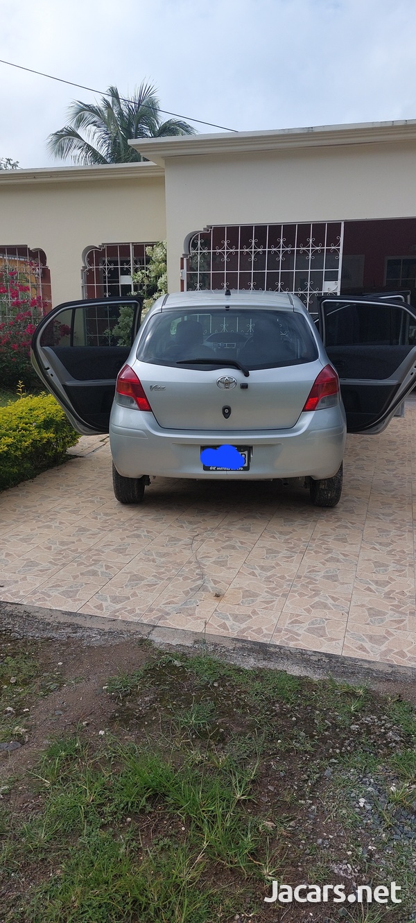 Toyota Vitz 1,3L 2010-4