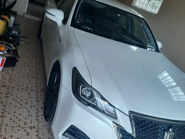 Toyota Crown Athlete 2,0L 2016, Saint Catherine - 3
