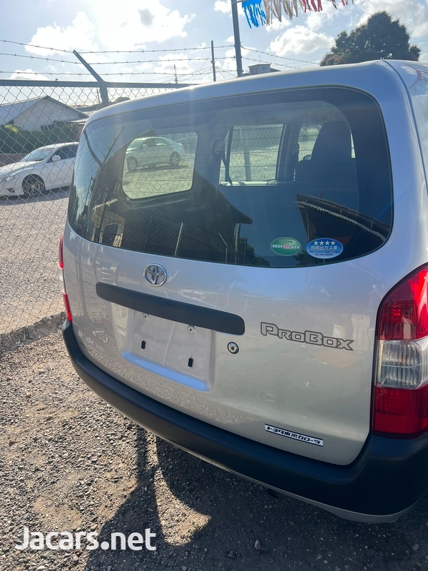 Toyota Probox 1,5L 2017-3